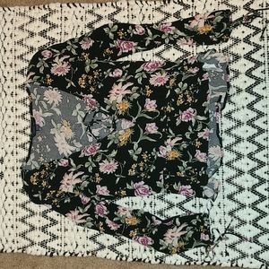 American Eagle flowered top